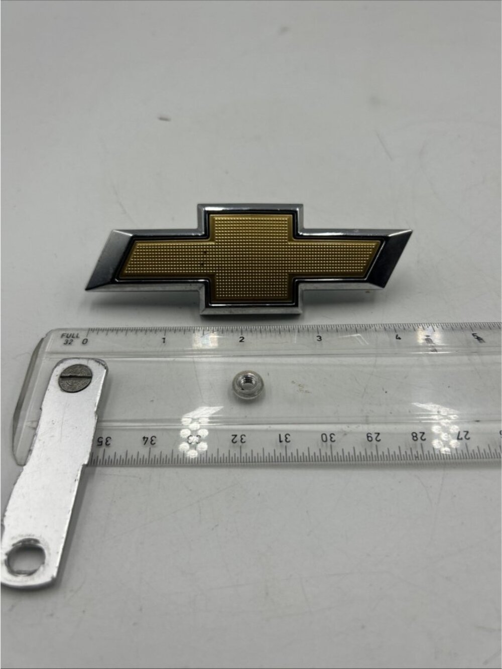 Genuine GM OEM 2019-21 Silverado 1500 Gold Grille Emblem 84133578✅